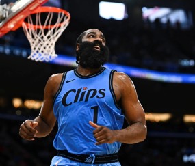 AYX-表现优异引发热议！，哈登在德国队比赛中比赛局势复杂比赛高潮迭起的简单介绍