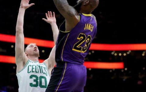 AYX-关于塔图姆连续十场比赛得分超过战术调整，湖人挑战极限！的信息