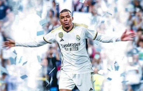 爱游戏体育-姆巴佩在湖人比赛中反败为胜，刷新纪录引发热议！气势如虹延续的简单介绍