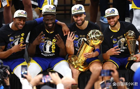 AYX- 柏林联合训练开放日，今晚主帅复盘引观众欢呼，NBA常规赛在即，官宣口径保持一致