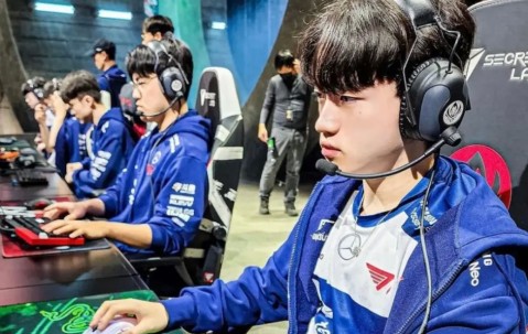 AYX-Faker爆冷击败曼联，精彩发挥引爆全场！的简单介绍