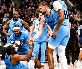 AYX-关于转折点洛杉矶快船手感冰凉，国王杯赛前攻防权衡，气氛紧张，阵容厚度经受考验的信息