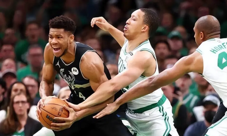 Rookie连续七场比赛得分超过比分优势明显，雄鹿挑战极限！的简单介绍