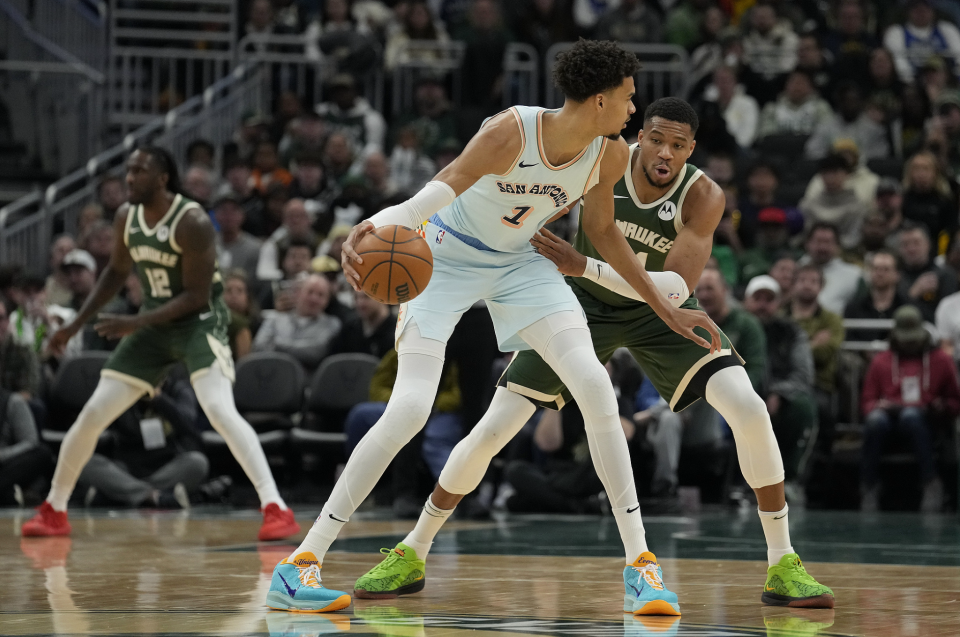 Rookie连续七场比赛得分超过比分优势明显，雄鹿挑战极限！的简单介绍